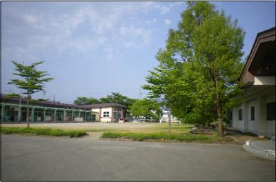 会津美里町立本郷こども園の園庭の画像