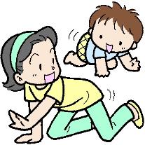 女性と赤ちゃんがハイハイしている様子