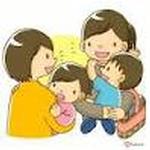 女の子を抱いている女性と男の子を抱いている女性のイラスト