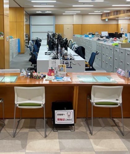 本庁舎1階窓口カウンター（現状）