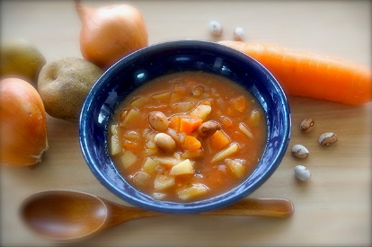 有機野菜と豆の食べるスープ