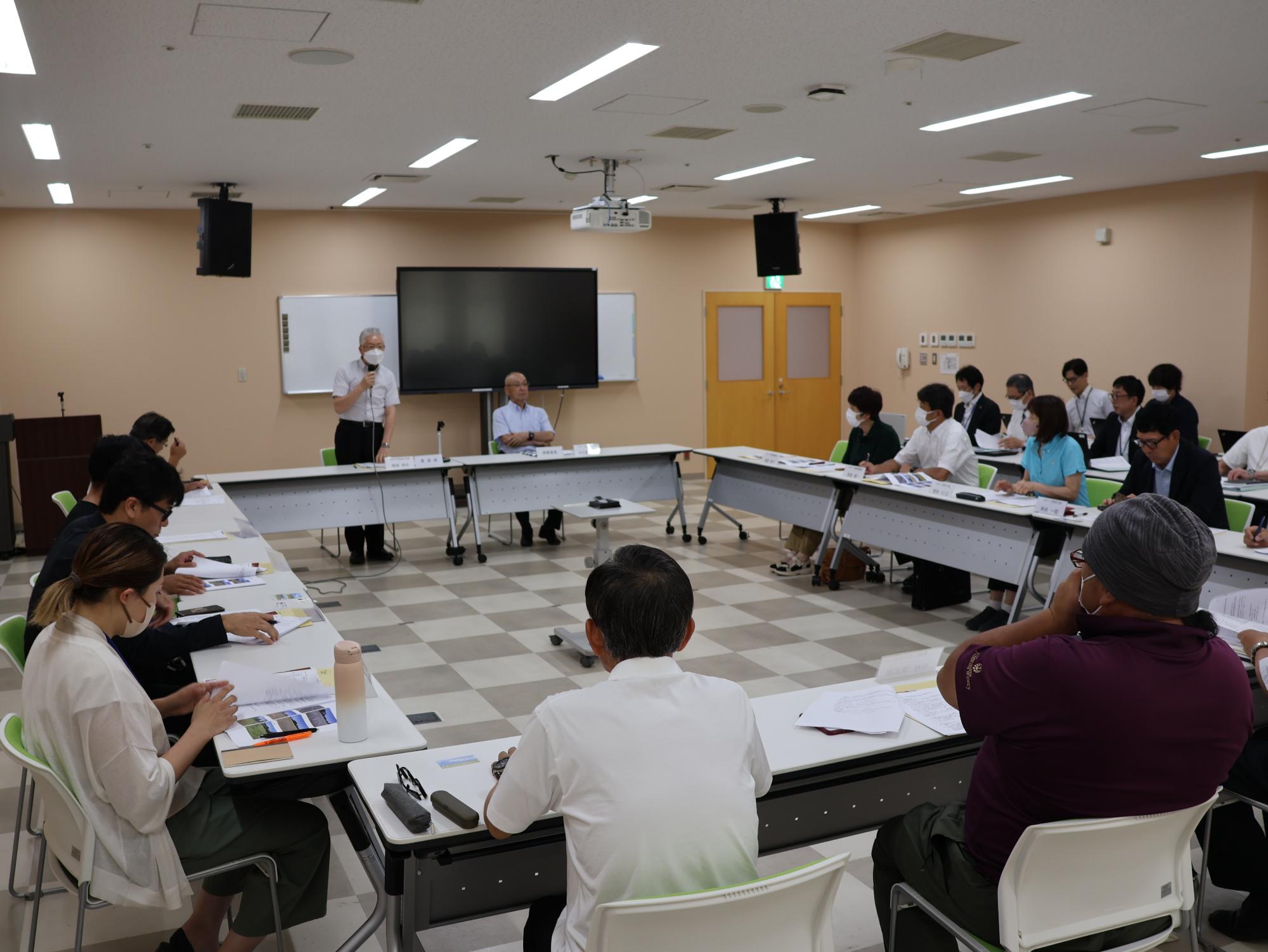 策定委員会の様子