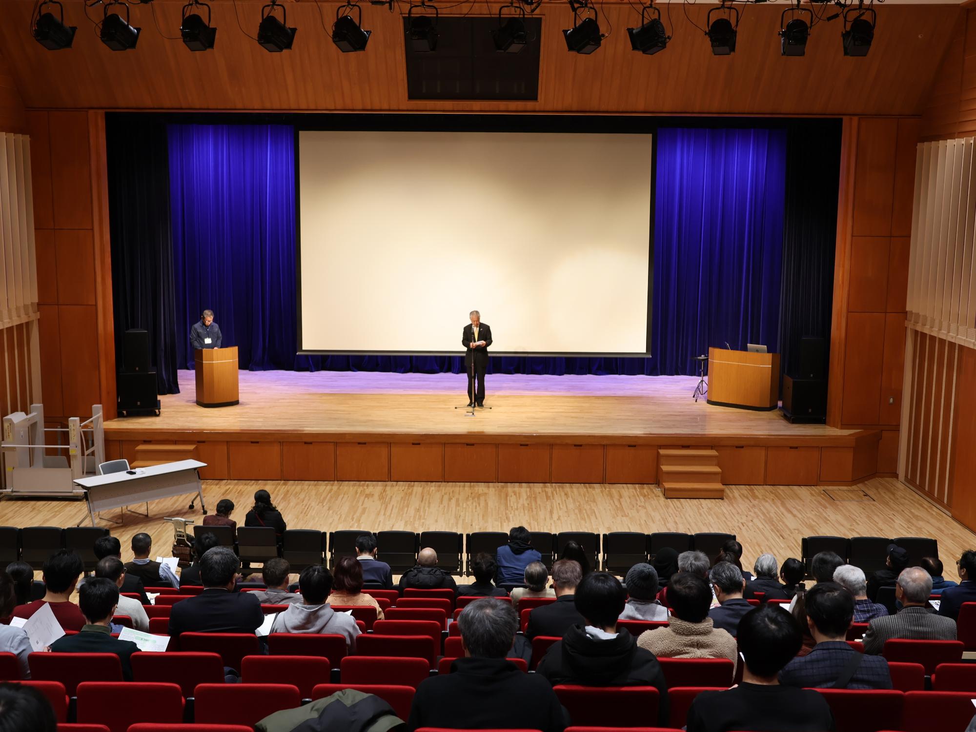 R7活動報告会 開会の様子