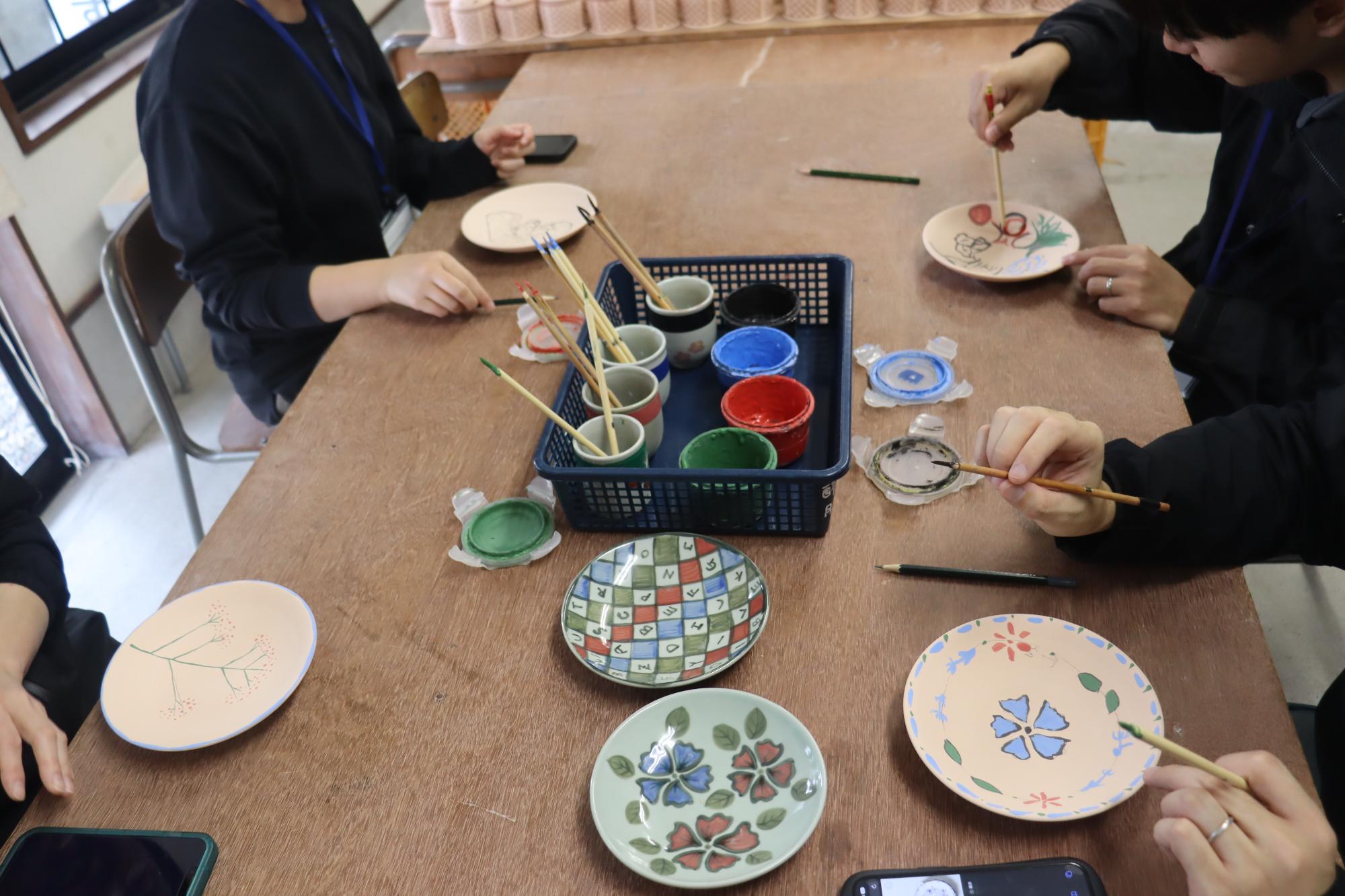 本郷焼体験（絵付け2）