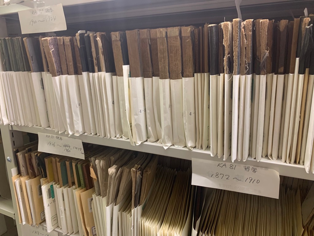 県立図書館書庫4